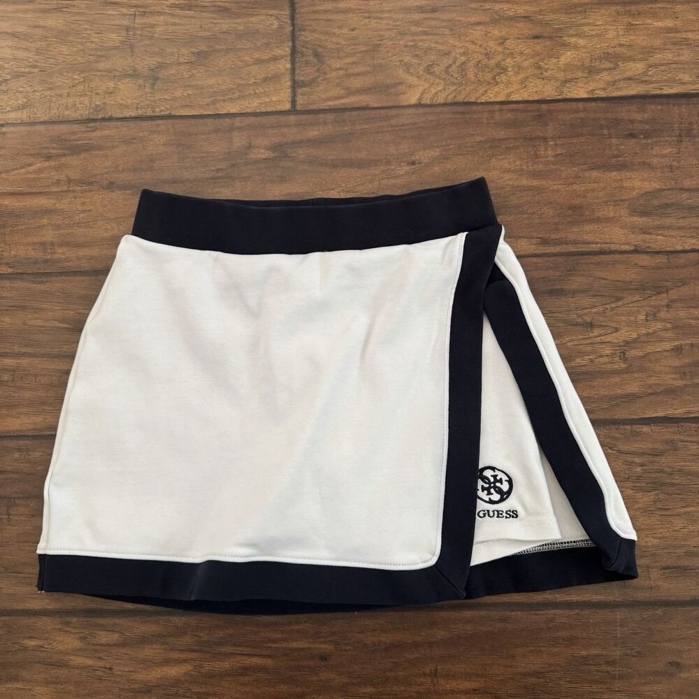 GUESS White Black Wrap Around Skort Women's Size M Stretch Cotton Golf Style